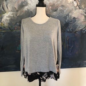 Xhilaration high low flowy L/S two tone top L